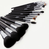 Lussoni Master Set de 16 brochas de maquillaje professional con cinturón