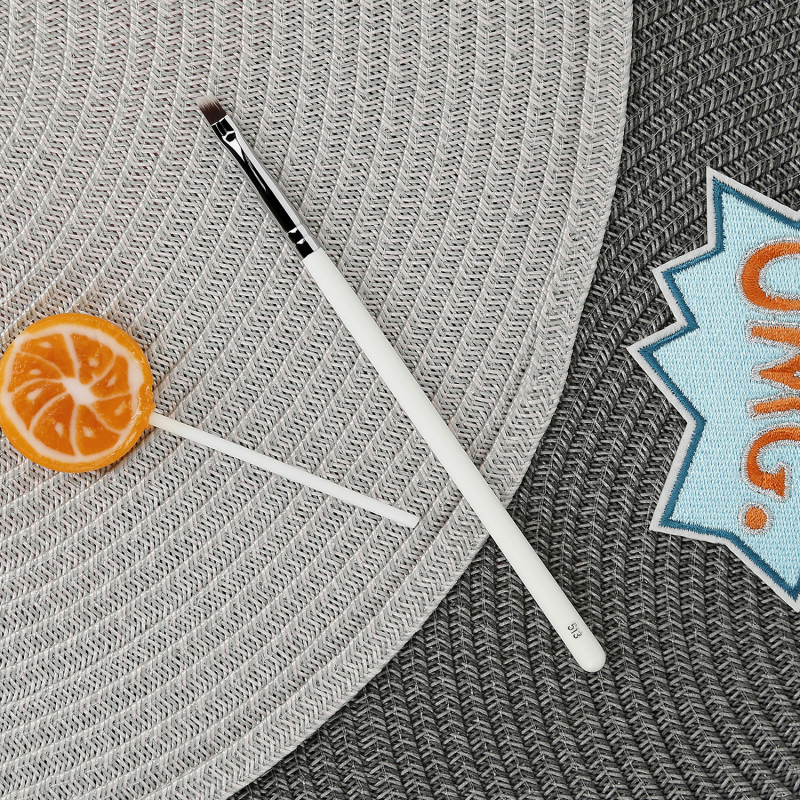 ilū 513 Pennello Per Eyeliner Angolato