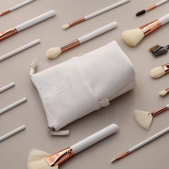 ilū basic Set de 18 pinceaux à maquillage + pochette, Blanc